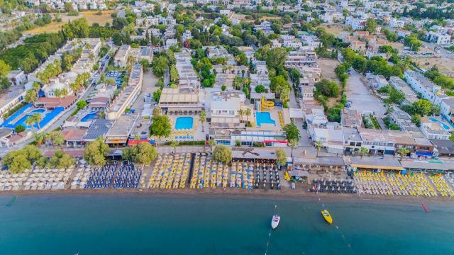 PETUNYA BEACH RESORT