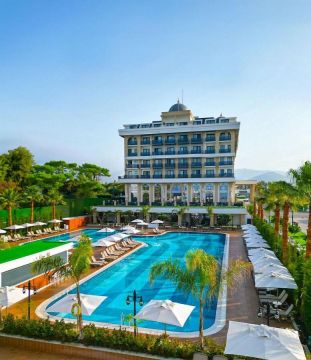 SERENITY QUEEN HOTEL