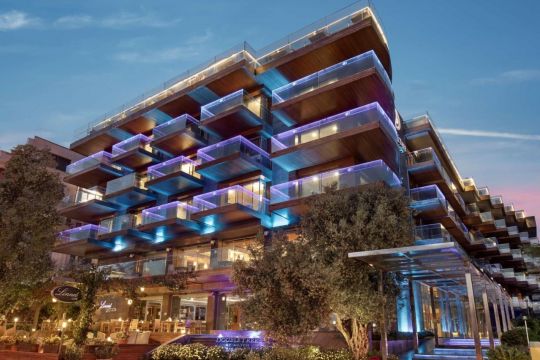 DOUBLE TREE BY HILTON KUSADASI