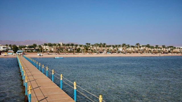 Coral Sea Water World Resort