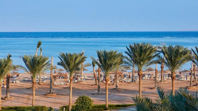 Coral Sea Water World Resort