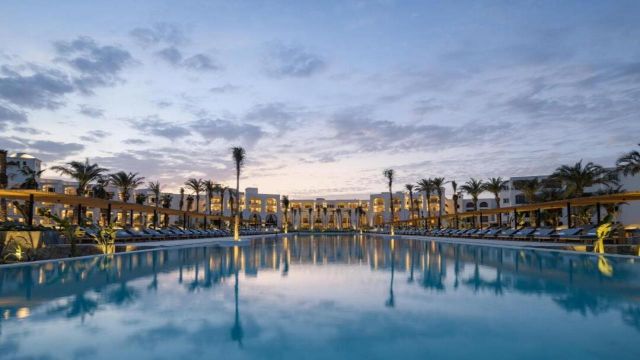 Serry Beach Resort Premium