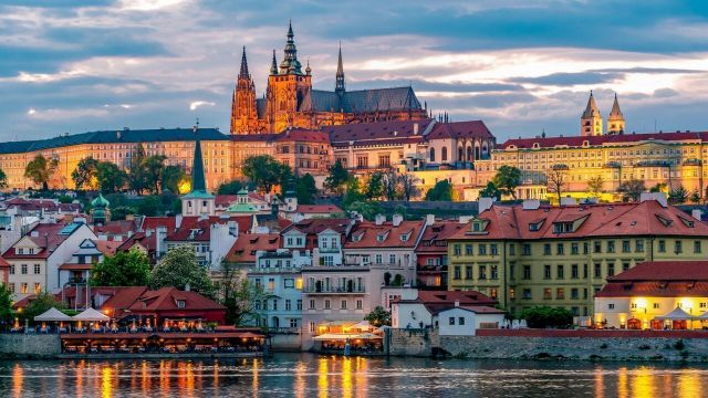 Lucky Prague 4*